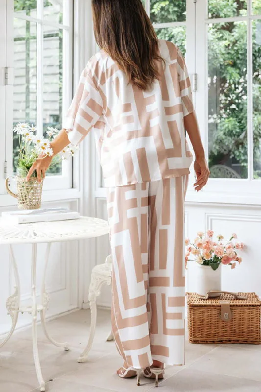 leisure-coastal-geometric-printed-blouse-and-elastic-waist-pants-set