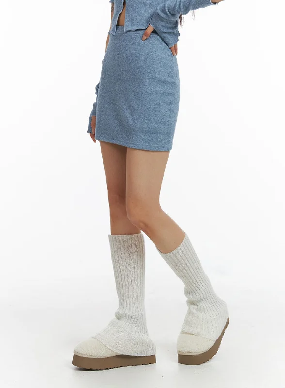 square-neck-crop-tee-with-hand-warmer-skirt-set-cj408