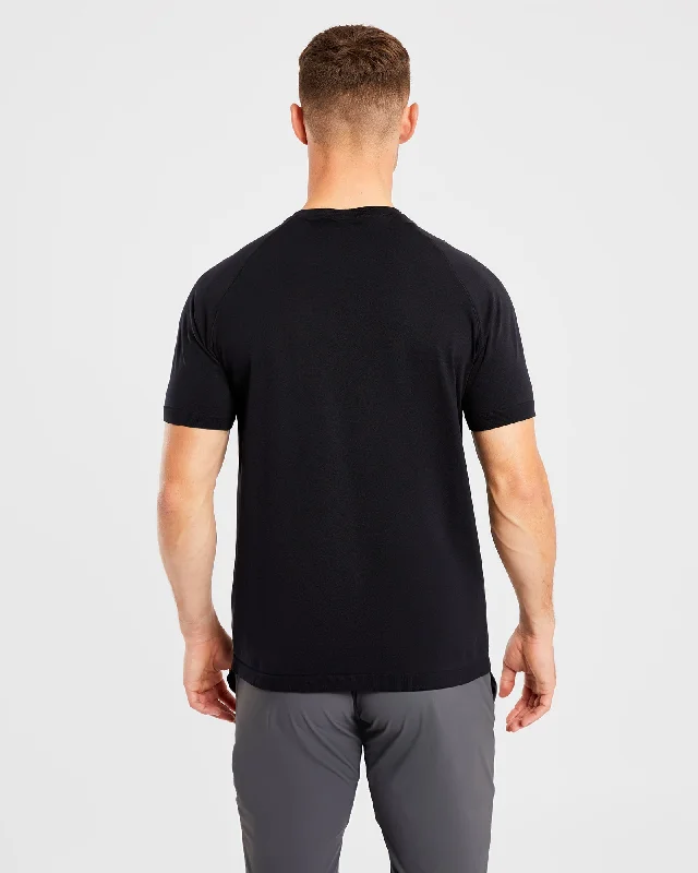 ascend-seamless-t-shirt-black