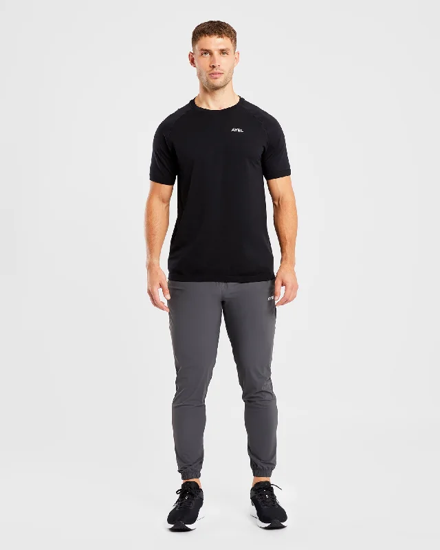 ascend-seamless-t-shirt-black