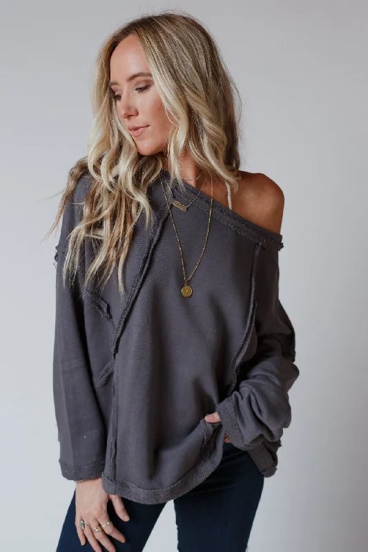 bailey-oversized-raw-edge-top-charcoal