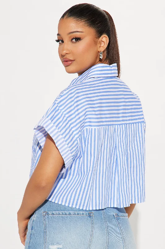 beachside-babe-striped-shirt-white-blue