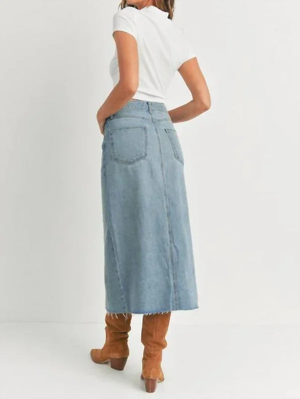 denim-midi-skirt-with-slit-in-light-wash