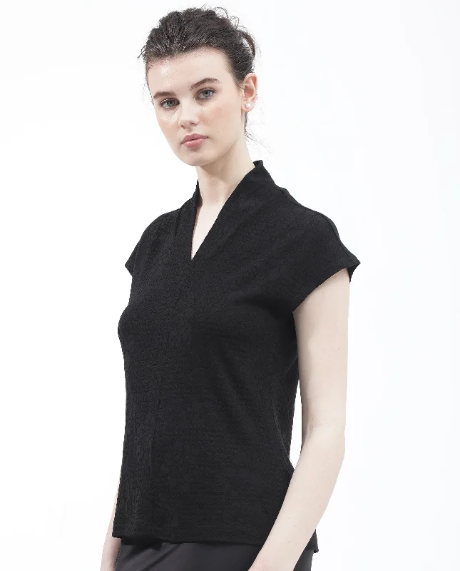 deone-womens-top-black