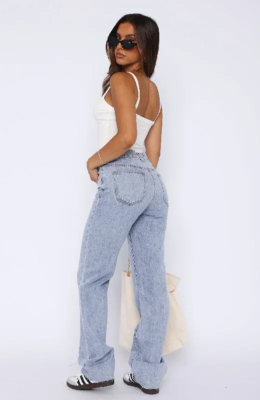 jordyn-high-waisted-straight-leg-jeans-light-blue-wash