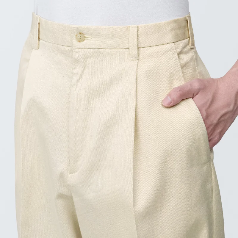 mens-stretch-chino-tuck-wide-pants-ae0xm24s