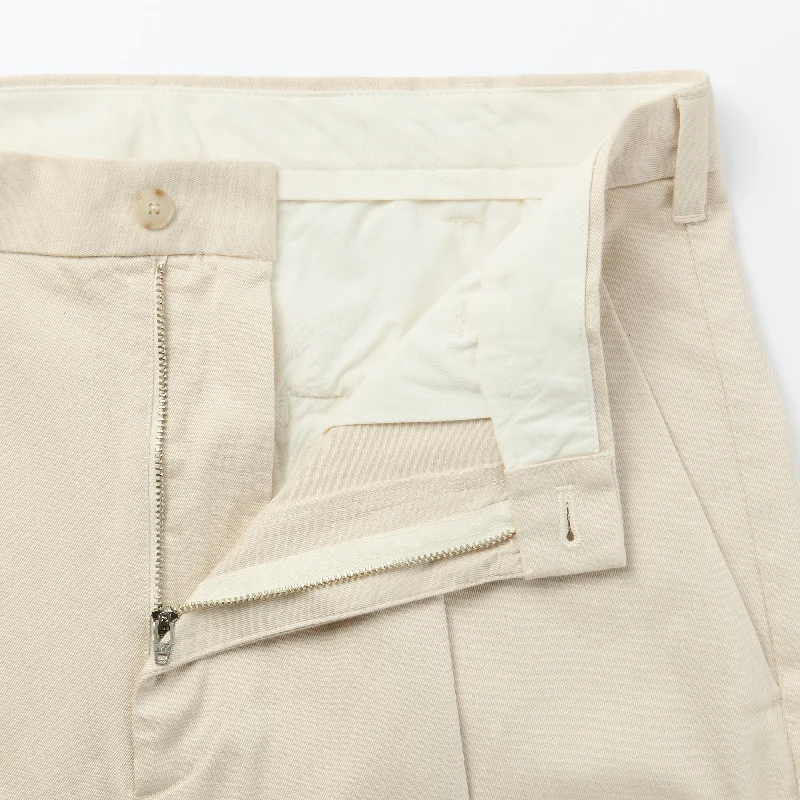 mens-stretch-chino-tuck-wide-pants-ae0xm24s